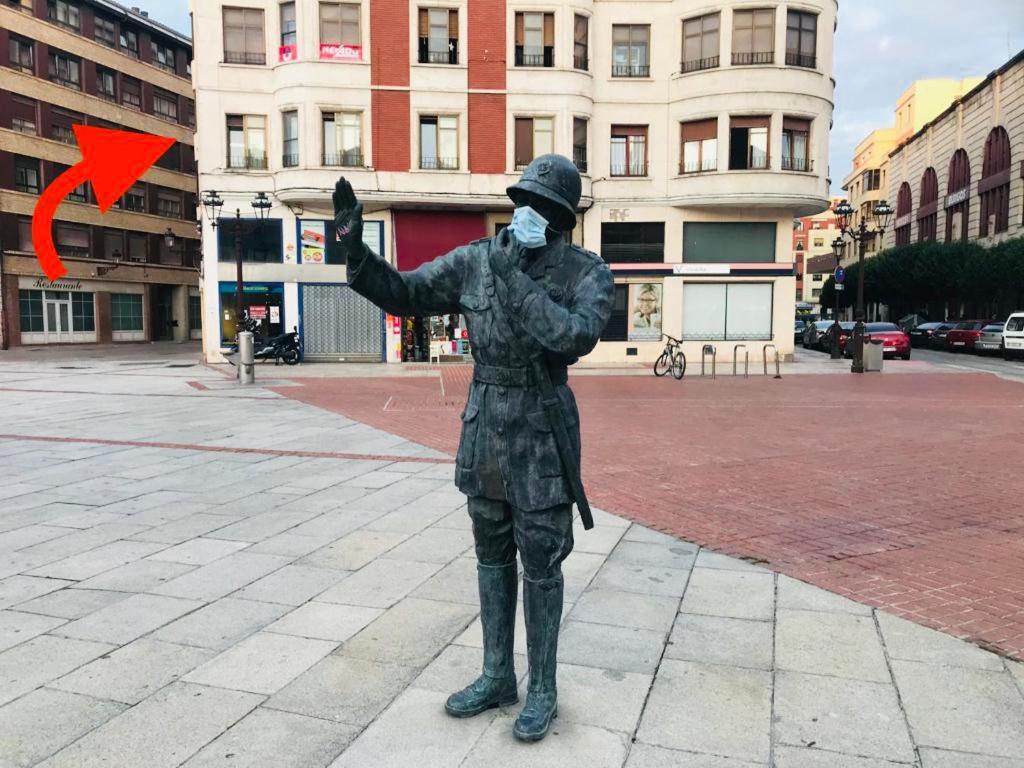 Burgo Mirando A La Catedral Desde Plaza Vega 아파트 외부 사진